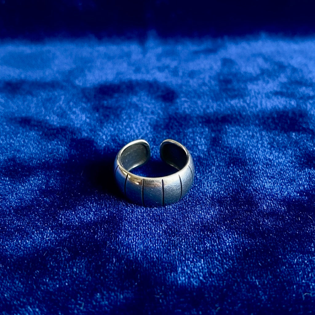 925 Sterling Silver Ribbed Dome Adjustable Ring
